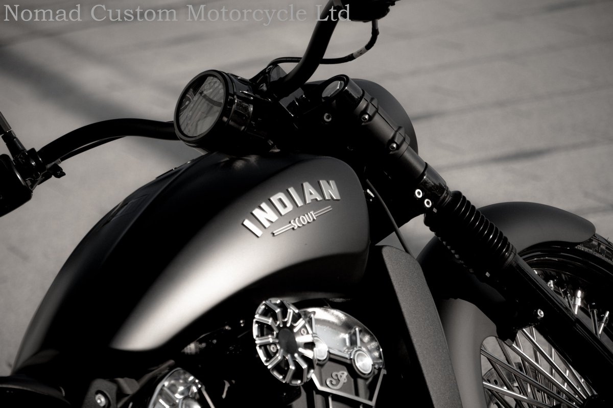 CustomNomad's tweet image. Indian Scout Bobber "The Rock"
Nomad Custom are the customizers who dared to put a 21" spoke wheel on a Bobber. The audacity 😃 We also followed the latest trends in details as mirrors, handlebar and turn signals.
Beautiful beast :))
#nomadcustom #indianscoutbobber #indiancustom