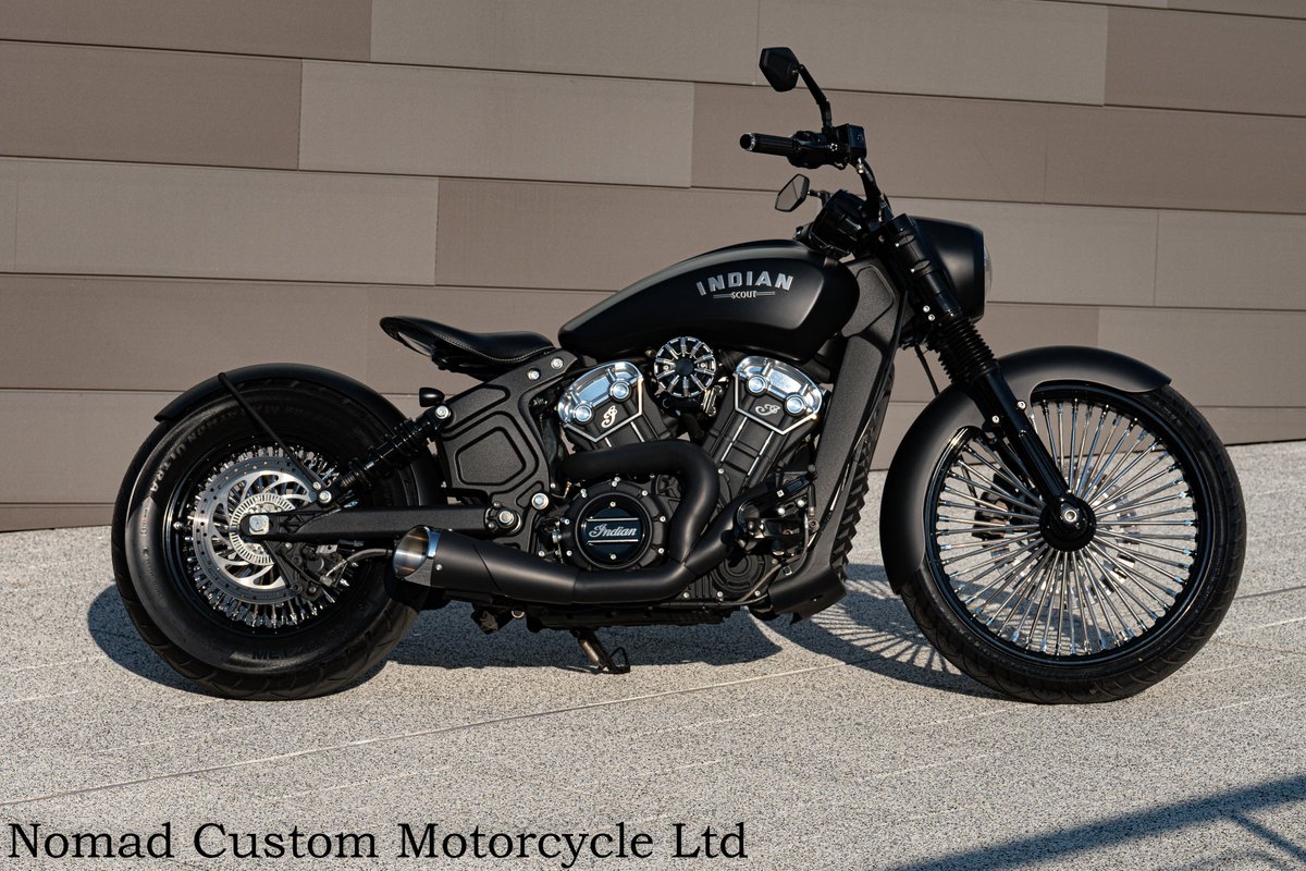CustomNomad's tweet image. Indian Scout Bobber "The Rock"
Nomad Custom are the customizers who dared to put a 21" spoke wheel on a Bobber. The audacity 😃 We also followed the latest trends in details as mirrors, handlebar and turn signals.
Beautiful beast :))
#nomadcustom #indianscoutbobber #indiancustom