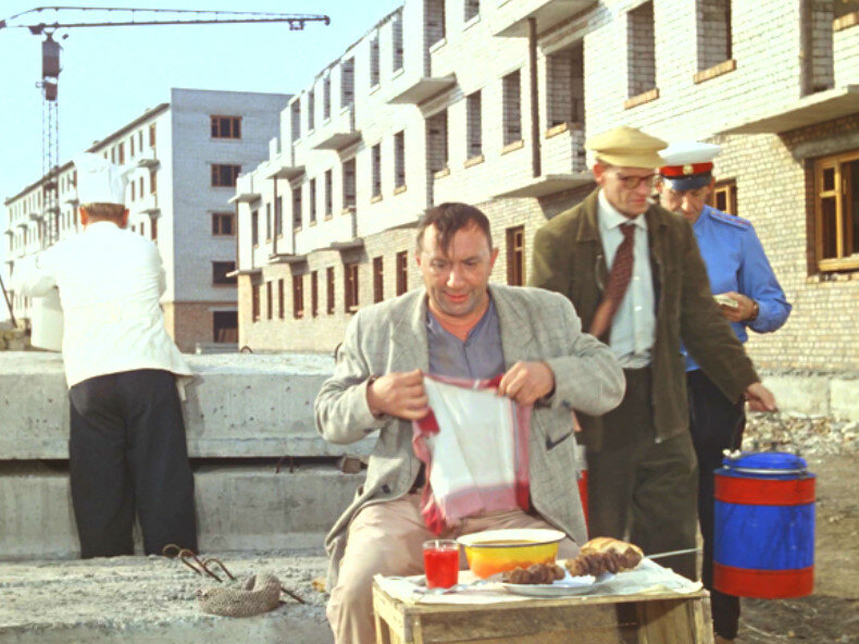 напарник фильм гайдая. как называется шурик на стройке. операция ы напарник. шурик операция ы напарник. приключения шурика на стройке.