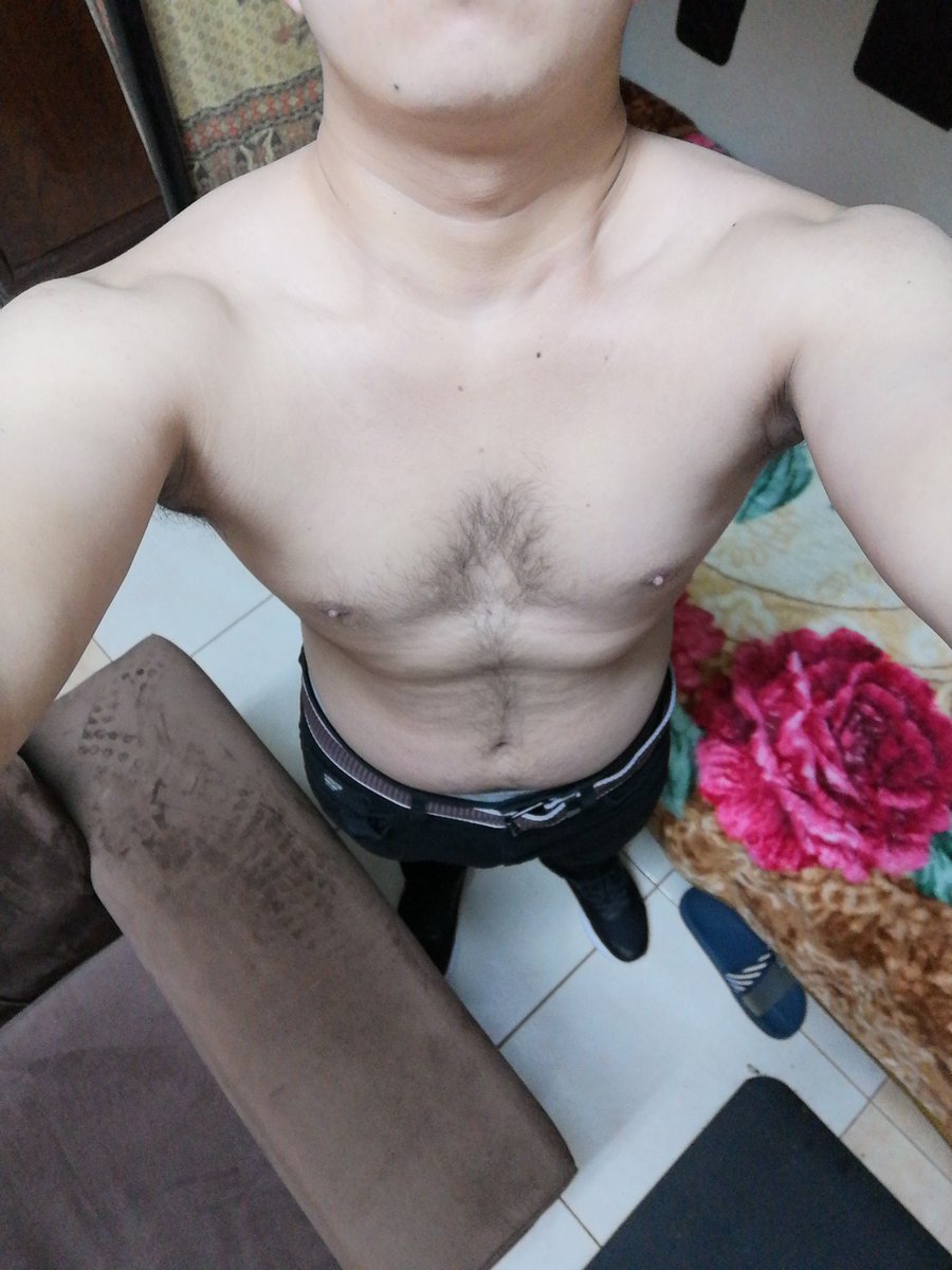 Stuartjames161's tweet photo. Konte nlng makaka abs naa ko hahaha.... https://t.co/hEclnrspdg