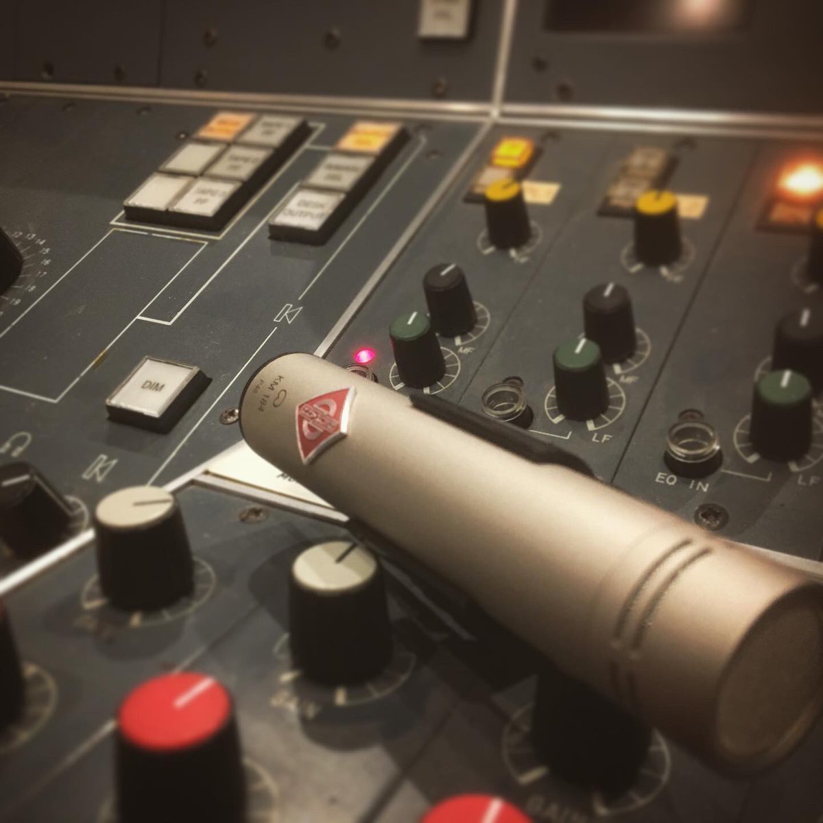 theDanielJLogan's tweet photo. Some shots from this week at Fox Barn Studios in #Cheshire. Getting some brilliant bass and guitar sounds recorded before Christmas 😃🦊🎄 #recordingstudio #bass #guitar https://t.co/wwYZvdFMOp