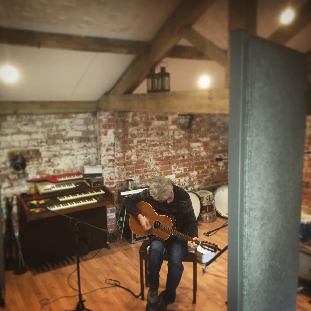 theDanielJLogan's tweet photo. Some shots from this week at Fox Barn Studios in #Cheshire. Getting some brilliant bass and guitar sounds recorded before Christmas 😃🦊🎄 #recordingstudio #bass #guitar https://t.co/wwYZvdFMOp