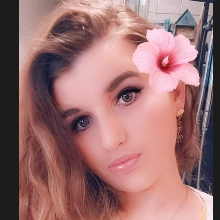 AlizeeLmrchd's tweet photo. #NouvellePhotoDeProfil https://t.co/eH4bRn9s10