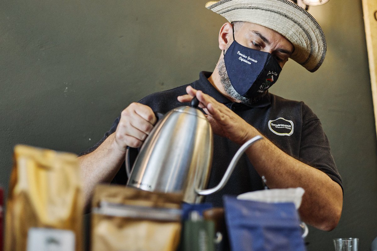 La vida es muy corta como para estar tomando mal café. Así que mueve y busca alguien que te prepare el mejor café de tu vida...