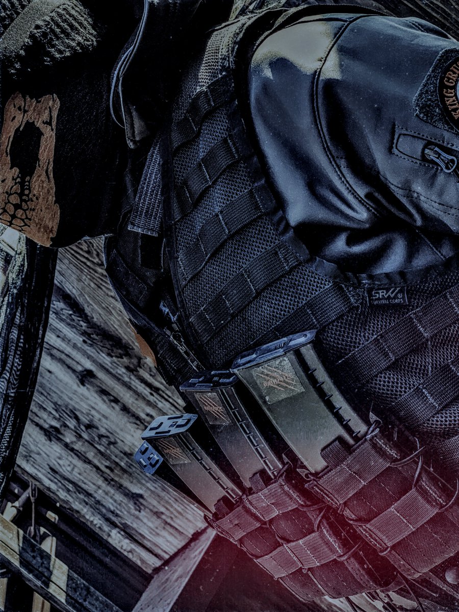guardianboss12's tweet photo. #ReZRPD #Rebellion
Rebellion"Team Tusk One"
Xore〜さんの着てるタクティカルベスト渋い!あえてプレキャリじゃない所が好き✨ https://t.co/Ct3MWZBm59