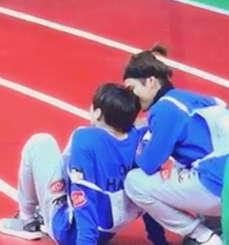 144pduo's tweet photo. isaac taekook :( https://t.co/5ye5NHF5Fl