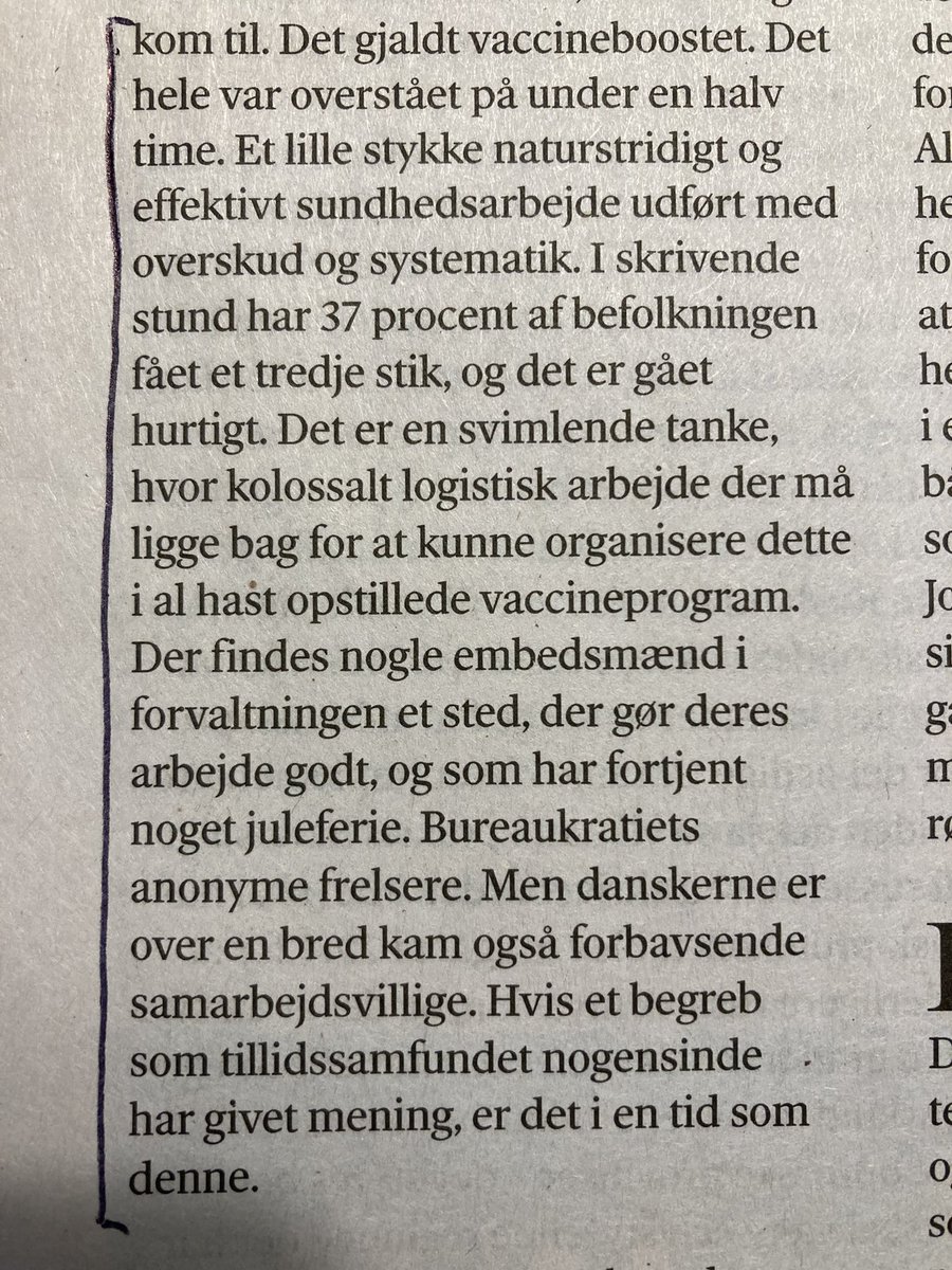 jak_sloth's tweet photo. Enig @klauswivel fra @weekendavisen Mange tak til de embedsmænd og andre faggrupper, der får vaccineindsatsen til at fungere så effektivt. #glædeligjul https://t.co/yHLPTKUdqY