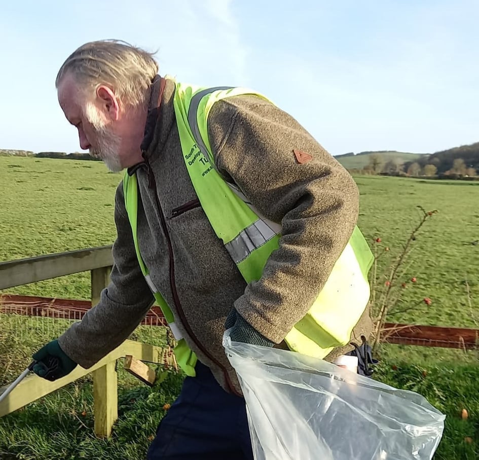 NationalSpringC's tweet photo. Check out how much litter Cashel Tidy Towns managed to pick up when they were out doing a clean-up of the Ring Road, the Camas Road and then the Clonmel Road. Fantastic work β»οΈ #SDGsIrl #SpringClean21 #Tipperary https://t.co/QieZhjn4sn