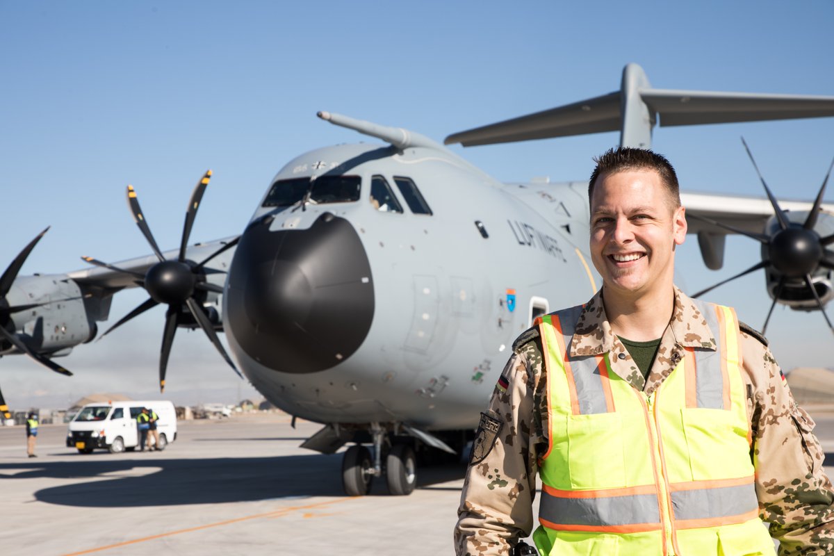 Bw_Einsatz's tweet photo. Ein Jahr mit vielen Herausforderungen geht zu Ende. Die #BundeswehrimEinsatz blickt zurück und teilt Impressionen aus dem Februar 2021. #ResoluteSupport #CapacityBuildingIraq #MINUSMA #EFP @bundeswehrInfo @Deutsches_Heer @SKB_JSES @Team_Luftwaffe @SanDstBw @BMVg_Bundeswehr https://t.co/7Bgyljju2o