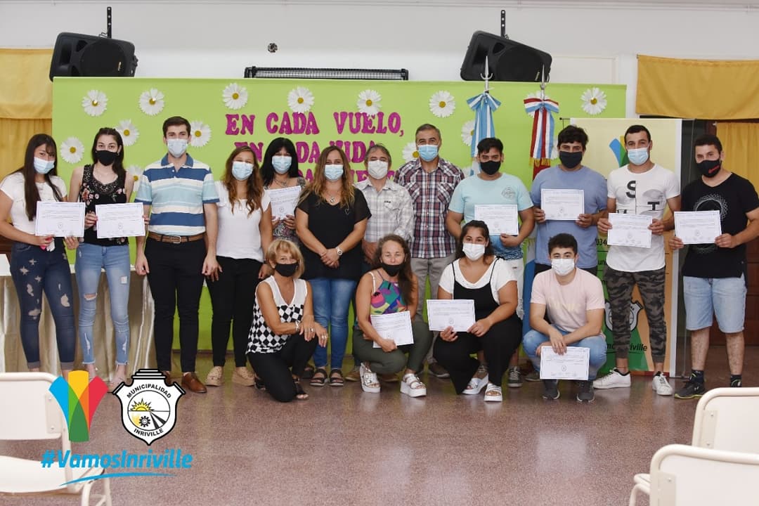 MunInriville's tweet photo. 👉🏻 Gracias a cada uno por apostar al crecimiento personal sumando conocimientos, capacidades y aptitudes que ayudarán al progreso y desarrollo de todo Inriville.
Gracias @gobdecordoba @EmpleoYFliaCBA

#Cursos2021
#EntreTodos
#VamosInriville https://t.co/bbya7H1SQF