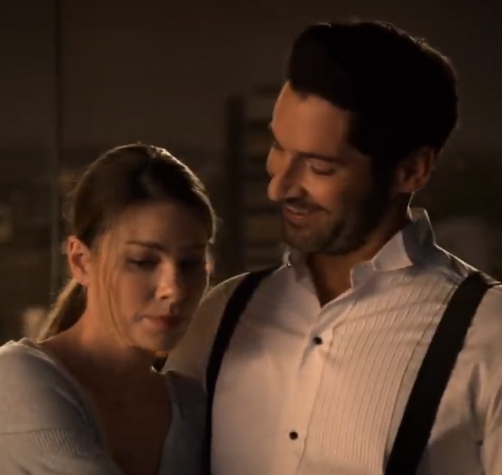 LuciferRewatch's tweet photo. This look lasted 6 years 🥺❤
On and off screen. https://t.co/VFt7vAQpZc