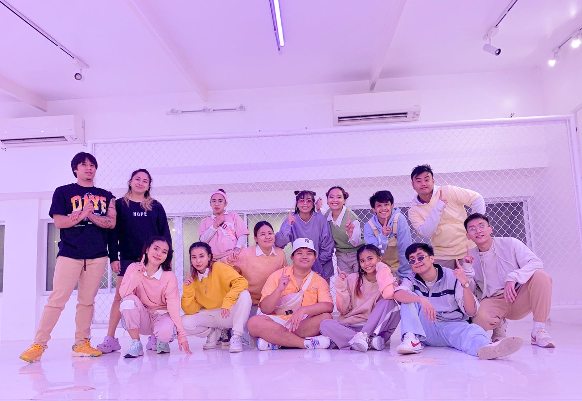 ISKOLARS_DANCE's tweet photo. Lookin' Good, Like We Should!!! 😎
Check out for our this year's Holiday Present for you!! Stay Tuned. 💗
#PLMIskolarsDanceInc
#TeamOneToDanceAsOne https://t.co/Xk4urDSqP3