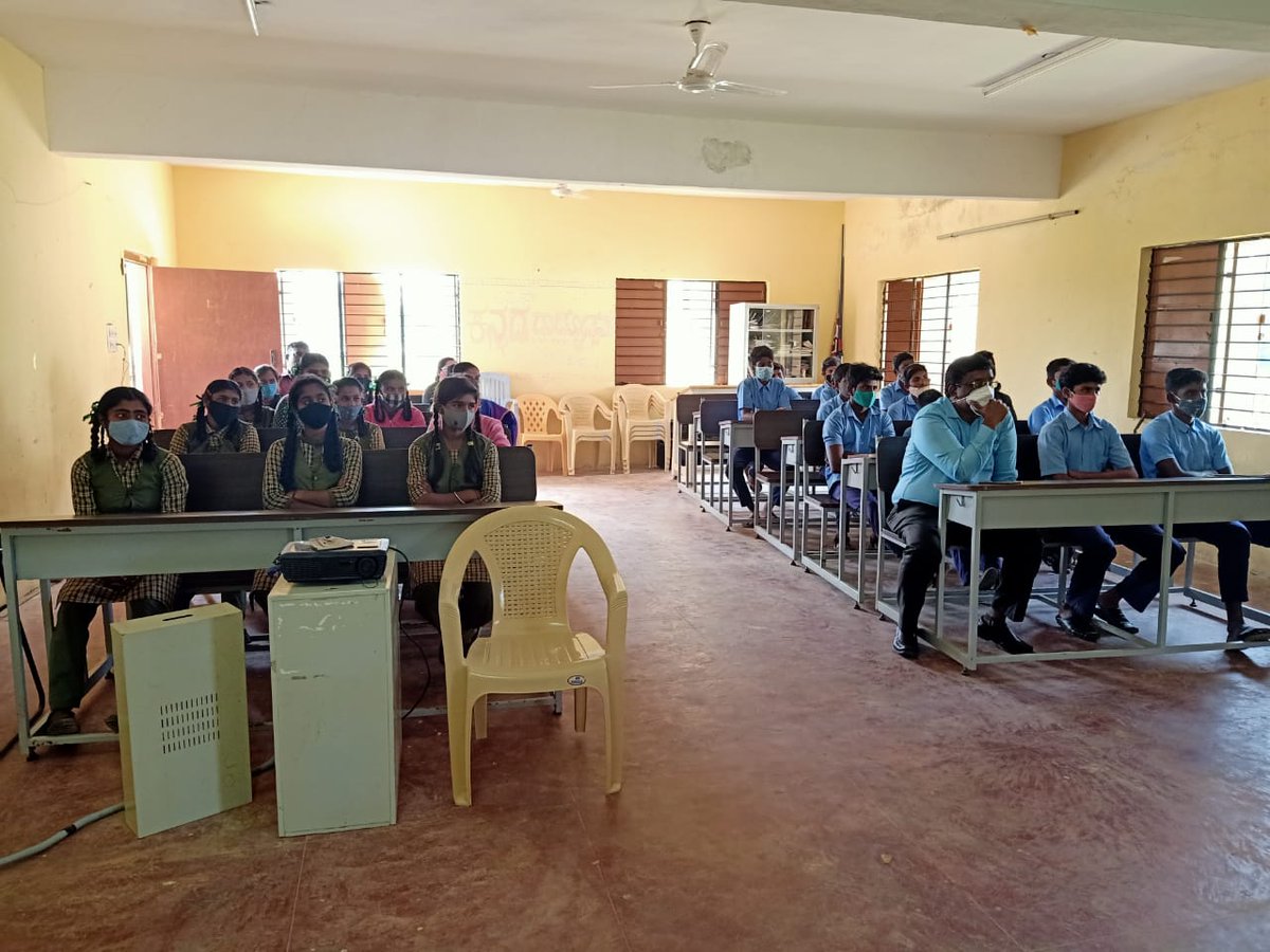 bangrural_dc's tweet photo. Importance and awareness about good governance addressed by DC, Bangalore Rural district, Karnataka #GoodGovernanceWeek #dcbangaloreruralkarnataka https://t.co/RmtWQfKbZn
