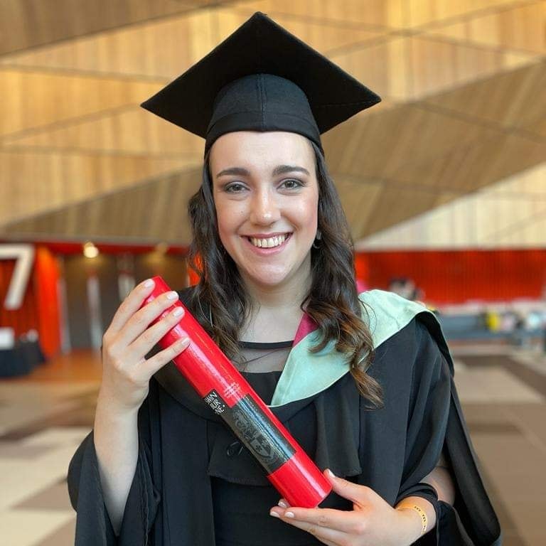 itsreneeAI's tweet photo. Finally got my graduation ceremony with @Swinburne!
Double Bachelor of Media and Communications (Advertising) and Design (Communication Design) + recognised year of professional placement and Emerging Leader award.
#DesignGrad #Classof2021 #Graduation #Swinburne https://t.co/8U9Eeey9IU