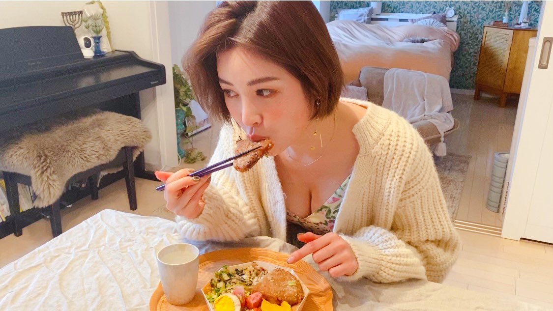 soyoun628's tweet photo. https://t.co/CC2pxBhIAW https://t.co/HndT2XKzyE