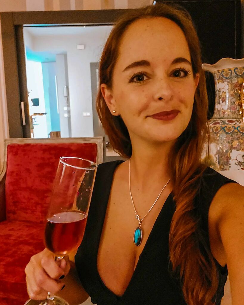 DreamLifeWithA's tweet photo. 32. Here's to another year around the sun 🥂 https://t.co/Pm8GVeGxTS https://t.co/nQ82c1HdIJ
