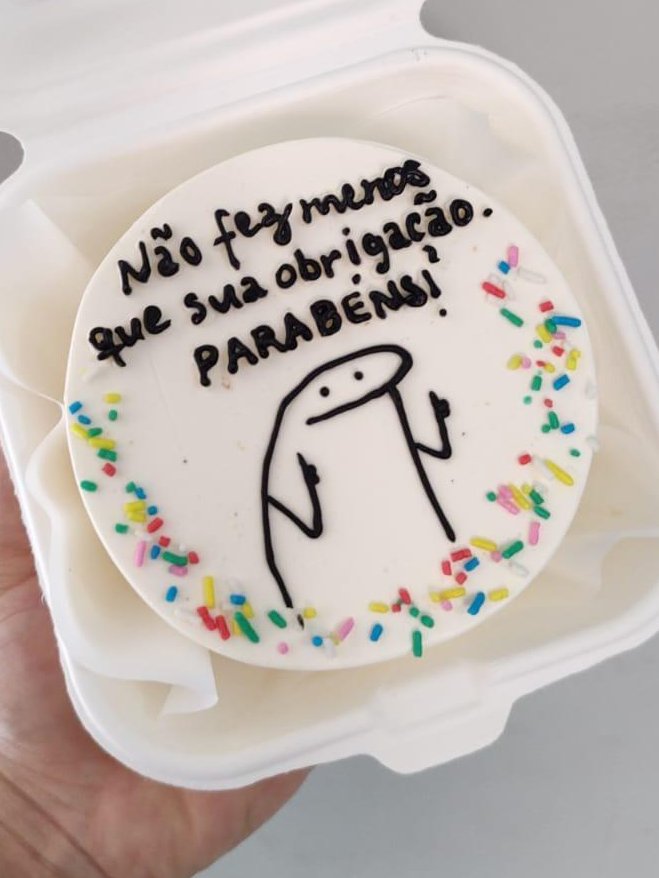 Conheça os bentô cakes, bolinhos na marmita com frases e desenhos