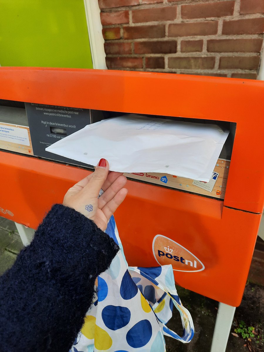 BellaenBeau's tweet photo. Gisteren weer een @BellaenBeau boek op de post mogen doen. Dit keer voor een @SpartaRotterdam supporter. 
Het blijft leuk! ❤🤍 https://t.co/aMqKspM2Ey