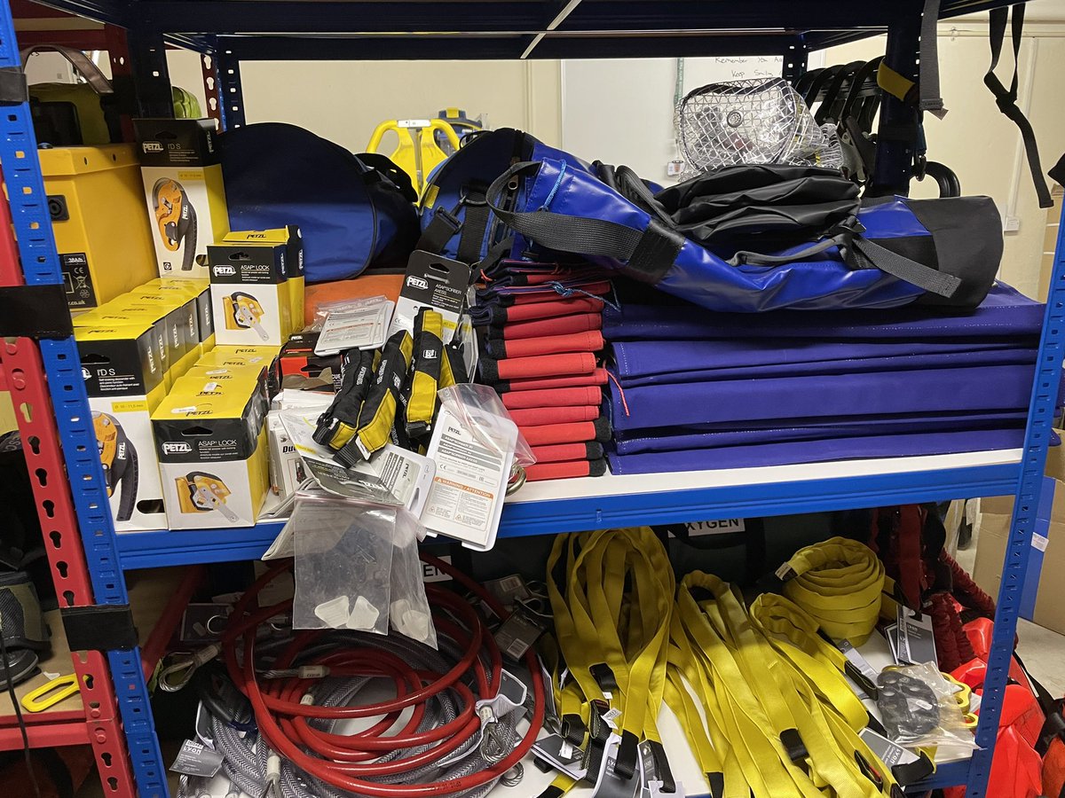 #christmas has come early with an <a href="/AbarisInt/">Abaris International</a> delivery ! We were excited and opened some of the boxes before 📸.
Thanks for a great service once again! 
We’re ready for a busy start to 2022! #ropeaccess #rescue #confinedspace