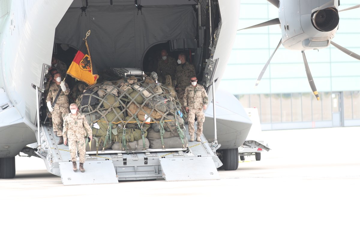 Bw_Einsatz's tweet photo. Ein Jahr mit vielen Herausforderungen geht zu Ende. Die #BundeswehrimEinsatz blickt zurück und teilt Impressionen aus dem Juni 2021. #Einsatzführungskommando #CounterDaesh #EFP - Ereignis des Monats: Die letzten deutschen Soldatinnen und Soldaten verlassen #ResoluteSupport https://t.co/etXYiYoMYs