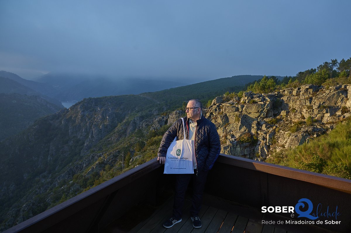 ConcellodeSober's tweet photo. Novos servizos súmanse á oferta turística do Concello de Sober. Un deles é 'Gourmet Gallego, Galicia na túa boca', con tenda física e en liña especializada en produtos de Ribeira Sacra e galegos.  Delicatessen e calidade de produtos presentada por un dos seus compoñentes,Roberto. https://t.co/yUDBFwkP3G
