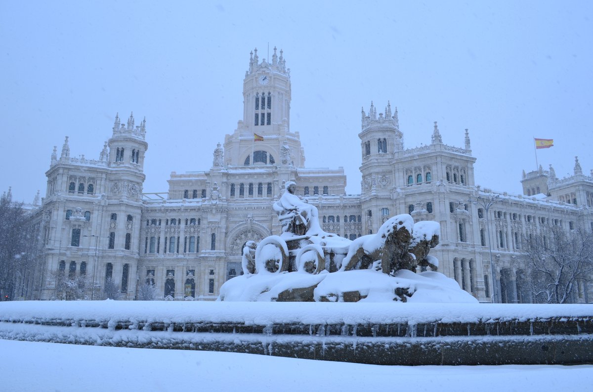 Madrid takes the prize as 'Best Winter Landscape' that I experienced in 2021. Find the rest of my Travelooney travel awards right here... travelooney.wordpress.com/2021/12/21/bes…

#madrid #spain #snow #winter #travelblog #travelblogger #travelwriter #traveljournalist