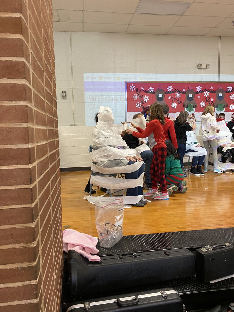 MrsDill2's tweet photo. Yesterday we sent @WFESLStuart off in grand style while celebrating a student victory in the canned food drive. #WFESspirit #rematchneeded https://t.co/1LdS6edVDP