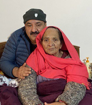 parae16's tweet photo. #ammaforever #Ammag 
#ka #Raju 
Mothers don’t fear Death 
Their greatest fear is leaving their children in this world  , knowing no one will love them like her
This is blunt reality. 👍@j71623767 @shariqmajeedTOI @ https://t.co/fwOoR0r4aG