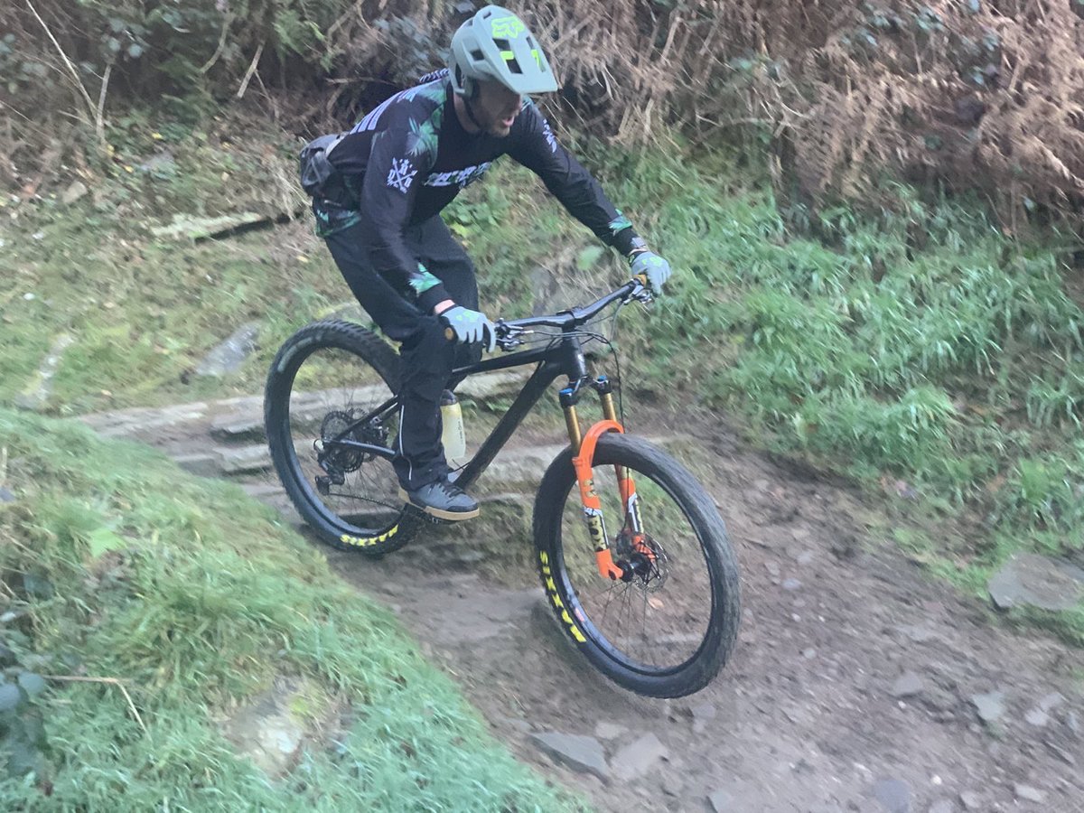 ajselwood's tweet photo. Full on gob open concentration face captured on last weeks ride out! #trekstache #dirtyridesapparel #mtb #mountainbiking #westisbest #mtblifestyle #foxfactory #mtbchat #cwmcarn https://t.co/OsmvF5tAIH