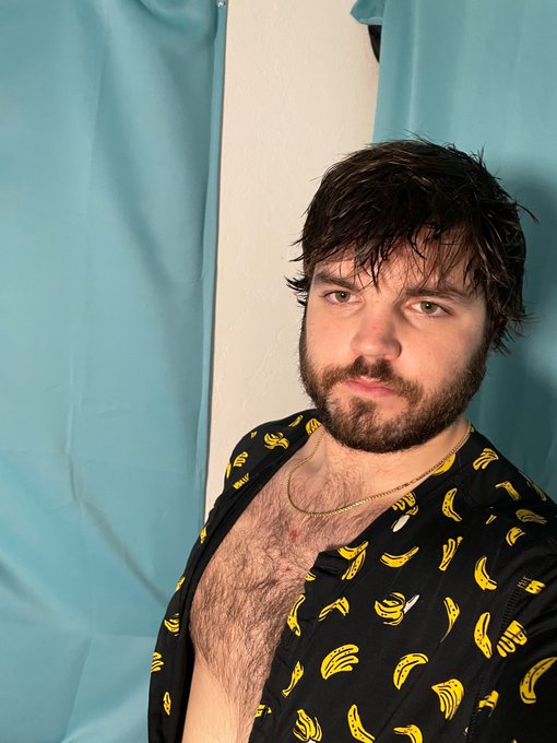 Exhausted from a fun stream headed to bed now.😁😁 https://t.co/KGc6MMVT7j