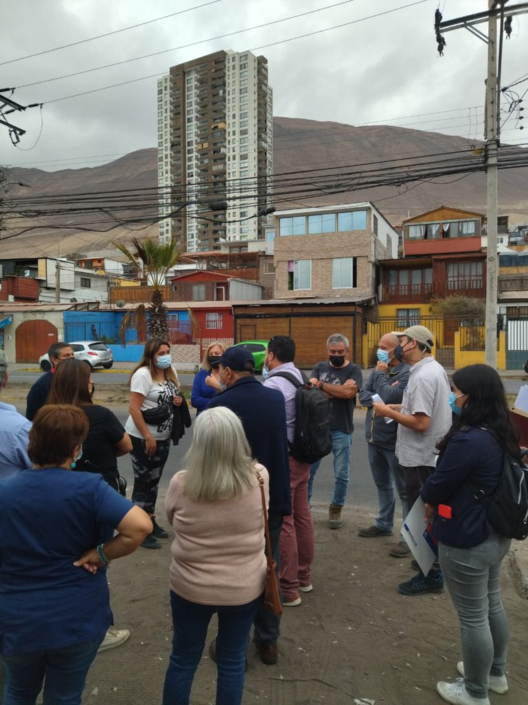 MTTSectra's tweet photo. Realizamos una caminata guiada por los ejes del proyecto del estudio  "Mejoramiento de los Ejes La Tirana y Cerro Dragón en la Ciudad de #Iquique" junto a representantes de organizaciones ciudadanas de la ciudad.

#ConectamosChile 🇨🇱 https://t.co/dV3gnHRfZO