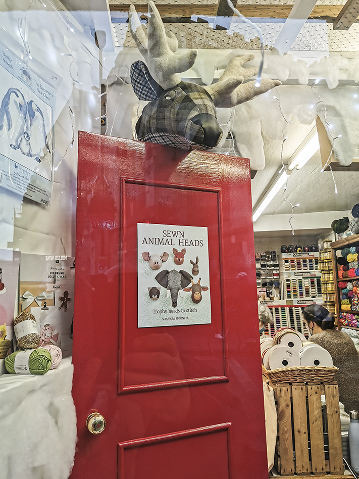 GMC_D's tweet photo. Thanks #DuttonsforButtons for this festive window display that's getting us in the Christmas spirit, two more sleeps...Featuring @GMCbooks @TuvaYayincilik @SterlingBooks #OctopusPublishing https://t.co/Q4PSbMkFYe