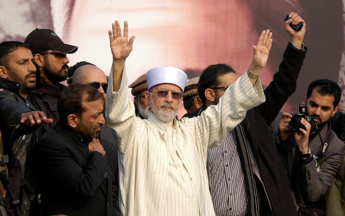 UmairAmirQadri's tweet photo. Politics is worship if it is done to serve humanity. We gave the message of reforming the system to the nation on #23December2012. Today, people from all walks of life are acknowledging its accuracy and necessity.
Dr Muhammad @TahirulQadri
#DrQadriWasRight https://t.co/O2anDuAJYK