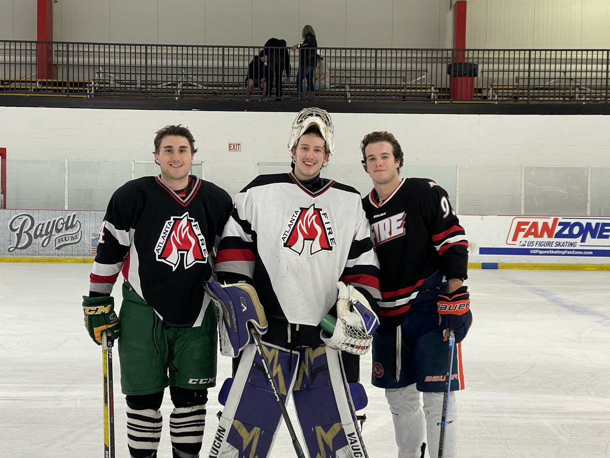 NHShuskyhockey's tweet photo. Holiday skate down in Georgia for Michael Ardagna ‘18 (@SkidmoreHockey), Matt Sayles ‘19 (@NazHockey), and Steven Ardagna ‘20 (@negenerals)! #HuskyNation https://t.co/X8KQpZQvWk