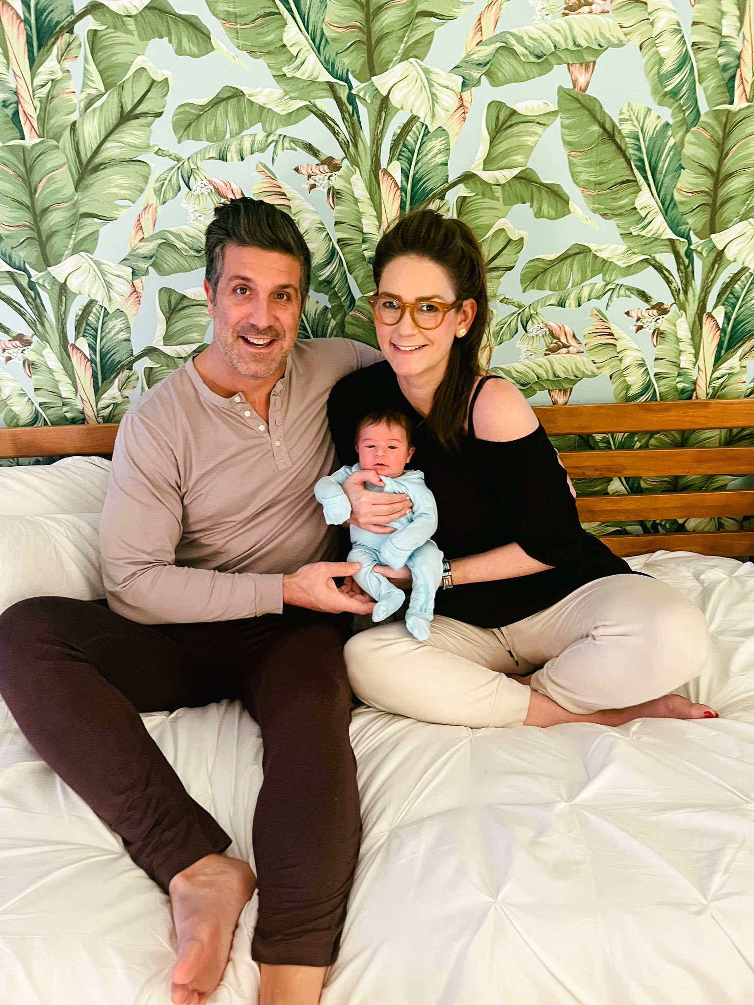 jessica-tarlov-on-twitter-taking-a-mommy-ing-break-to-chat-with-guypbenson-about-mommy-ing-3-35pm-on-guybensonshow-cleo-will-be-assisting-though-hopefully-doing-so-in-her-sleep-https-t-co-2ozcpdw2ds-twitter