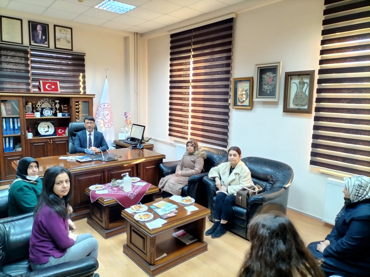 akadinkirikkale's tweet photo. Ana Kademe İl Başkanımız Sn.@MKaplan71 ve Ar-ge Bşk. Sn. Ahmet Uçan ve İl Kadın Kolları Teşkilatlarımız ile birlikte 21 Aralık #DünyaKooperatifçilikGünü kapsamında, ilimizde bulunan kooperatifleri ziyaret ederek, günlerini kutladık. 
@aysekesir 
@OzdenTemocin71 
@akadinkirikkale https://t.co/aqrsQLWPZ7