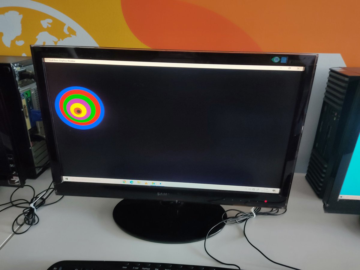 mervgk10's tweet photo. 8.Sınıf öğrencilerimizin Small Basic Grafik penceresinde özgün projeleri 🤩 https://t.co/gp3dkkKWqx