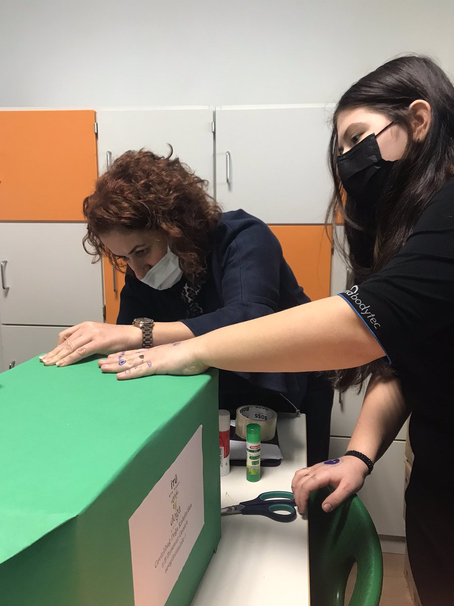 dilekztemelerka's tweet photo. İTÜ ETA Vakfı Cevizlibağ Doğa Koleji olarak sosyal sorumluluk projemiz “Bu Kış Beni Sen Giydir” kapsamında Sultangazi  125. Yıl İlkokulu öğrencilerine destek olduk.Projemize destek olan tüm yönetici arkadaşlarıma,tüm kademe veli ve öğrencilerimize teşekkür ederim.@DogaOkullari https://t.co/FsqQqXI5mp