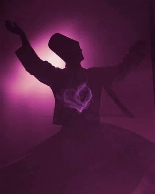 IbrahimSrour13's tweet photo. سألَ جلال الدّين الرّومي صديقهُ شمس الدّين التّبريزي:
كيفَ تبرُدُ نارُ النّفس؟
قال:بالإستِغناء، استغنِ يا وَلَدي ؛فمَن ترَكَ مَلَك.
قالَ الرُّومي: و ماذا عن البشَر؟
قال:هُم صُنفان مَنْ أَرادَ مِنهُم هَجرَك، وَجَدَ في ثُقْبِ الباب مخرجاً، ومن أرادَ وُدّك ثَقَبَ في الصّخرةِ مَدخَلا https://t.co/ghUdIDn2jW