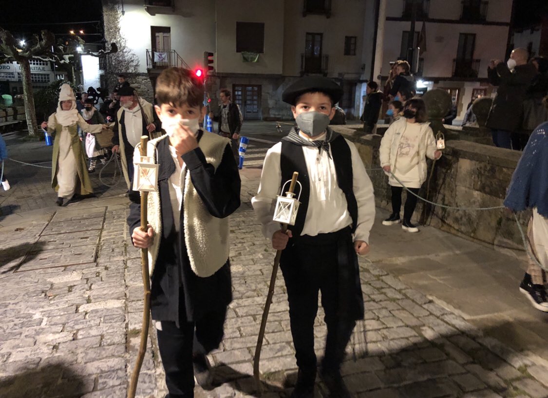 elgetagoiena's tweet photo. Hutsik egin barik #Elgera-n dira Olentzero eta Mari Domingi. https://t.co/YP6vlNHyjU