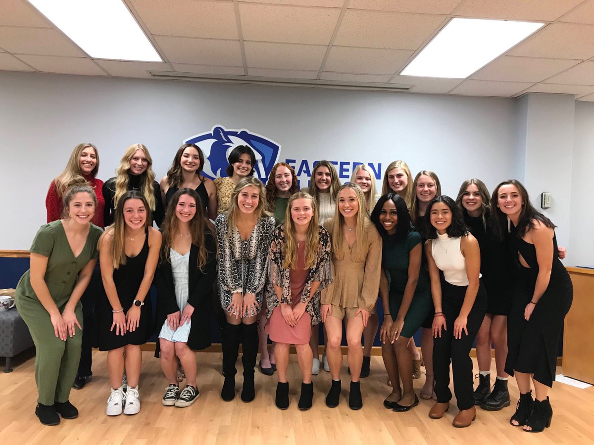 EIU_XC's tweet photo. Our women dominate the classroom and the course. They finished the fall semester with a 3.77 team GPA. The highest in the athletic department for the FIFTH semester in a row!!
#EIUXC | #DreamTeam 🐾 https://t.co/tBbCIbSM6W