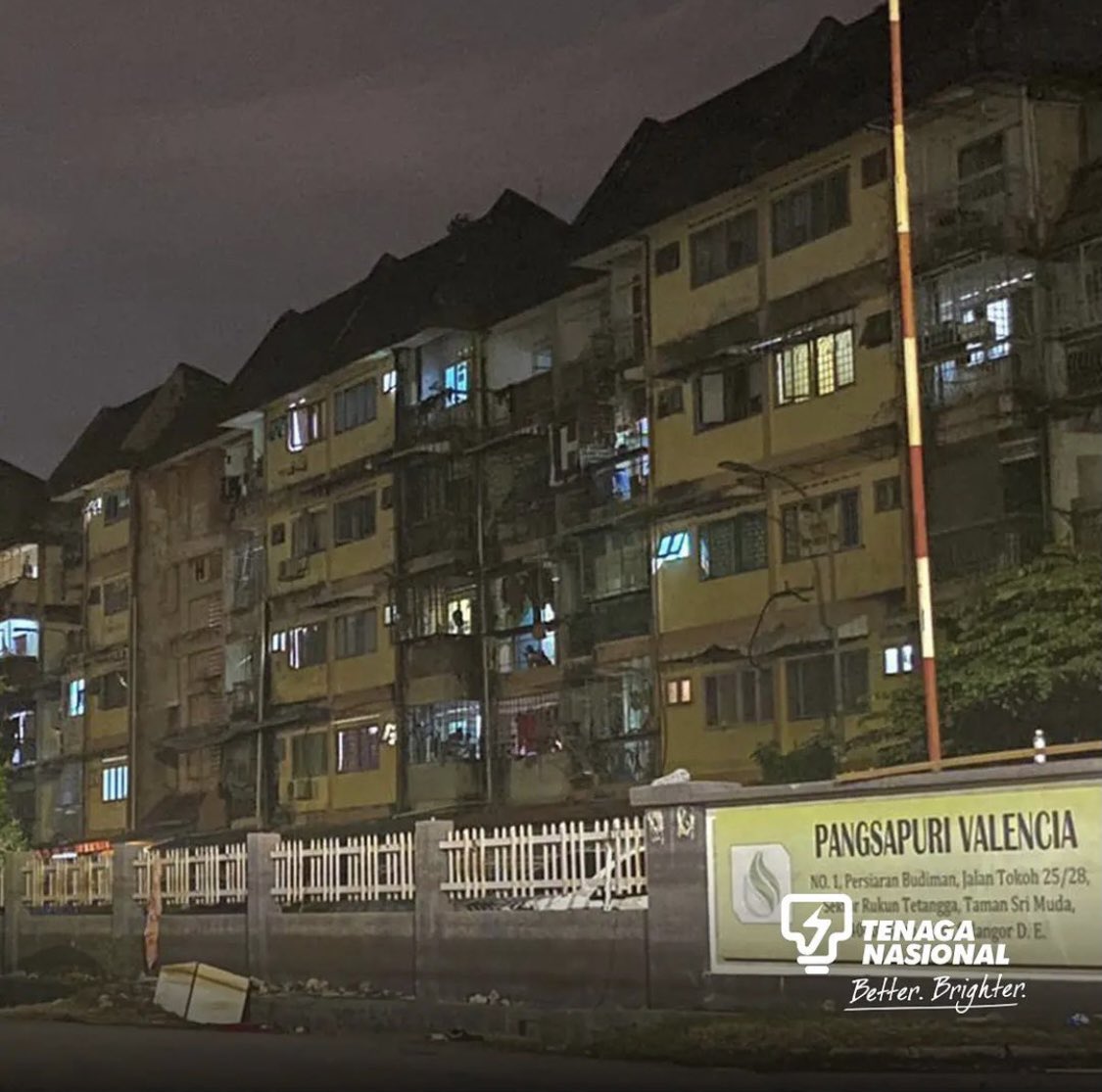 IsmailSabri60's tweet photo. Sri Muda kembali bercahaya malam ini.

Terima kasih kepada seluruh warga kerja TNB! 

@Tenaga_Nasional https://t.co/t3R4Tepg7S