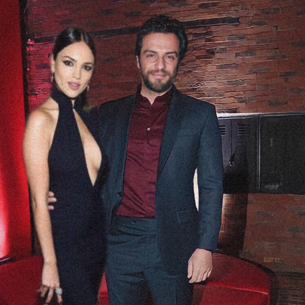 𝓘𝓼𝓪𝓫𝓮𝓵𝓵𝓪: 

El año me sorprendió con su regreso y fue algo que me hizo feliz. Algo quedó comprobado, cuando los sentimientos son sinceros ni el tiempo puede con ellos. 

A usted la adoro, fue y es alguien importante en mi vida. Aquí tendrá siempre su lugar. Te quierooo.