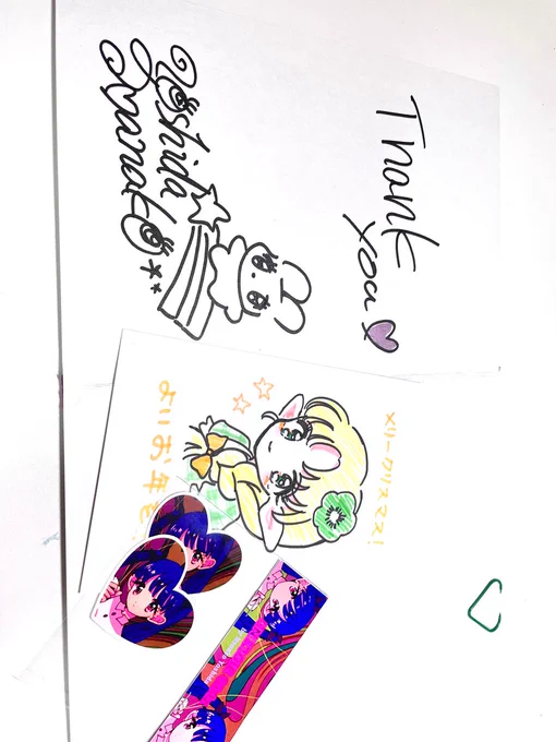 吉田南ナ子さん(@e__rhn001  )のステッカーとポストカード!!
いっぱいドローイングをつけて下さって大ボリュームで感動です😭✨❤️‍🔥
キラキラしたお目目と世界観が最高!!!ありがとうございます!!! 