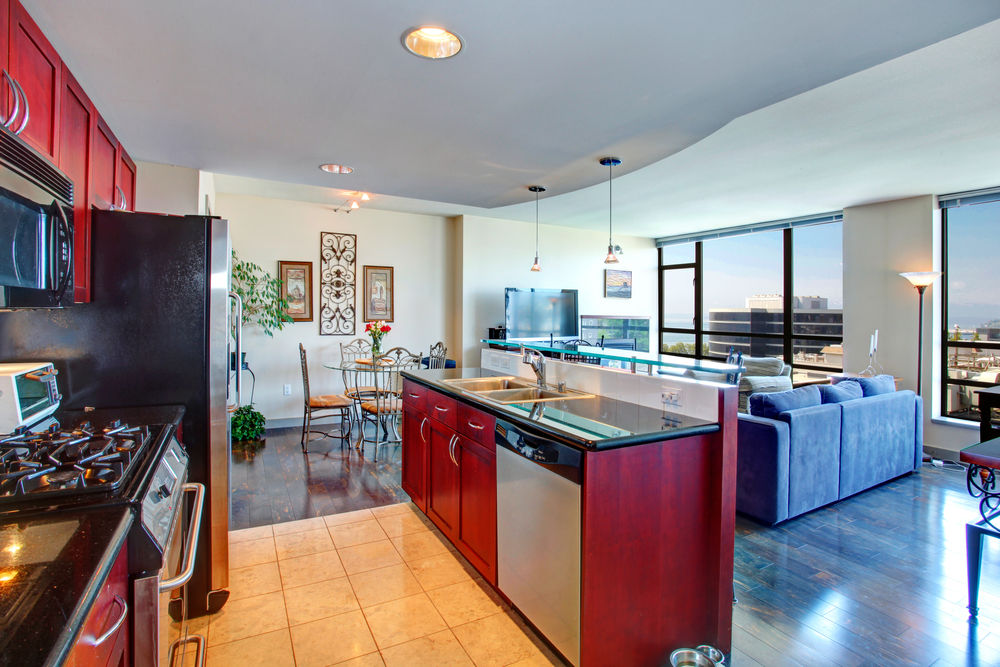 labudateam's tweet photo. Perhaps they should really rethink the tile in the kitchen. It could certainly blend better with the rest of the house.  In fact, they probably should have had that great wood floor continue throughout the house.

Jo-Anne... https://t.co/5Ycp8aoI8J https://t.co/Xpdgau3PZZ