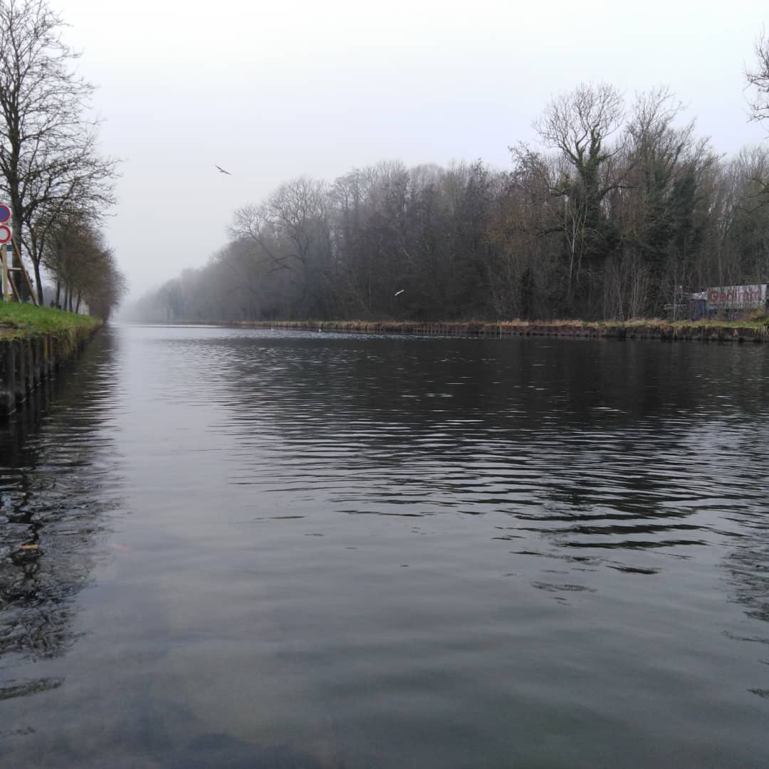 ChRolandMaths's tweet photo. 📸 pour @mathsenvie prise lors d'une belle randonnée le long du canal malgré le ciel gris et la température proche de zéro.

🤔 Quelle est la distance entre l'origine et l'écluse n°2 ?

#maths #mathslove #mathsconcret #mathsenvie #mathsquotidien

#faitesdelamarche #capital #santé https://t.co/AVpnm0W2a1