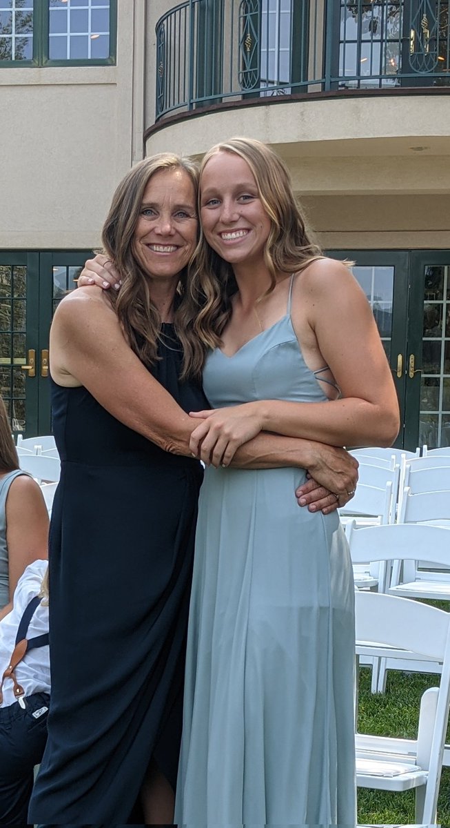 David_M_Ryan's tweet photo. 19 never looked so good.  Happy Birthday to one of the most thoughtful and conscientious humans on planet 🌎, my daughter @lauren_ryan7 .  Love you to the moon 🌒 and back...well, at least to Cedar Falls @northerniowa and back.  -Dad https://t.co/s2DKq0A0ii