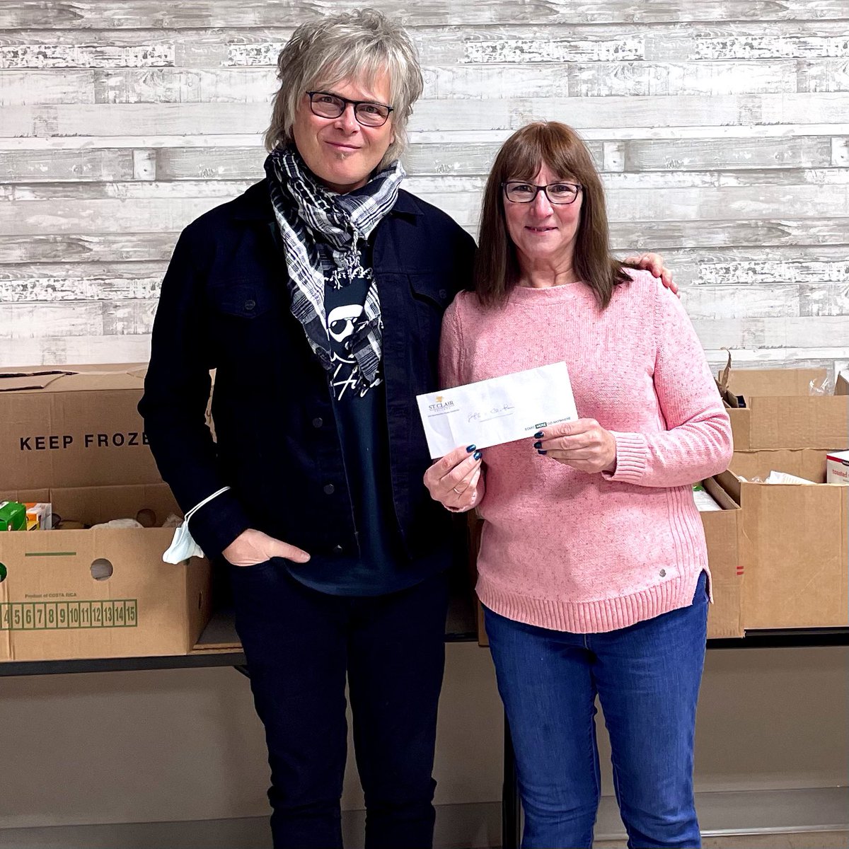 s_aintsband's tweet photo. Thank you @StClairCollege, @STCLAIRALUMNI and @liuna625…
NO SHOW this year but everyone stepped up for #OutreachForHunger and #UnemployedHelpCentreOfWindsor. 
If you’d like to DONATE: https://t.co/uBI9532IaI https://t.co/xsCFbBHsRr