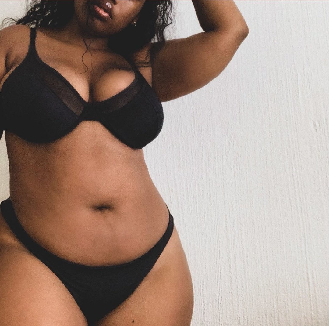 uncle__za's tweet image. But big bodies are more beautiful than slim bodies.😑