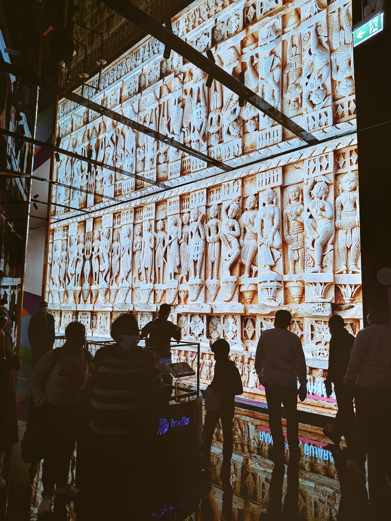 AshaDwarakanath's tweet photo. Vibrant massive digital walls display exquisite photographs and videos highlighting India's art, culture and heritage. Mesmerizing!
#ClickTheFun #IndiaAtDubaiExpo https://t.co/jUNldpGA7t